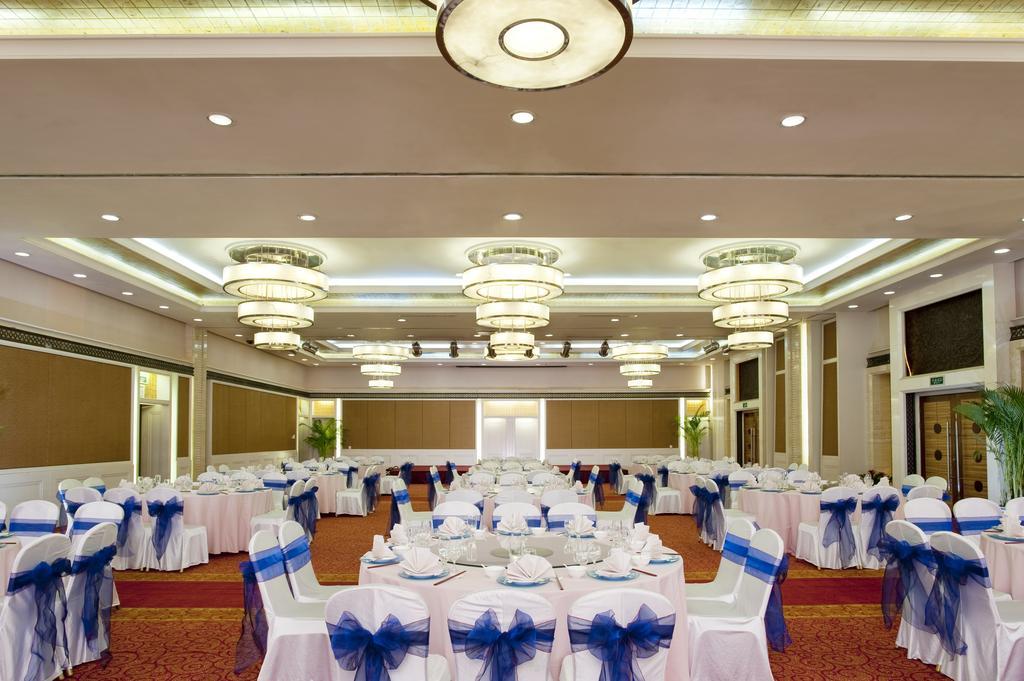 Holiday Inn Sea View Qinhuangdao Ristorante foto